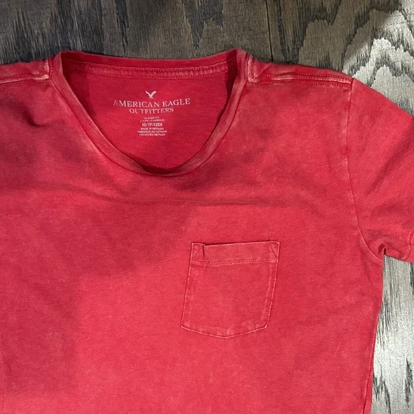 American Eagle Outfitters T-shirt - Picture 3 of 6